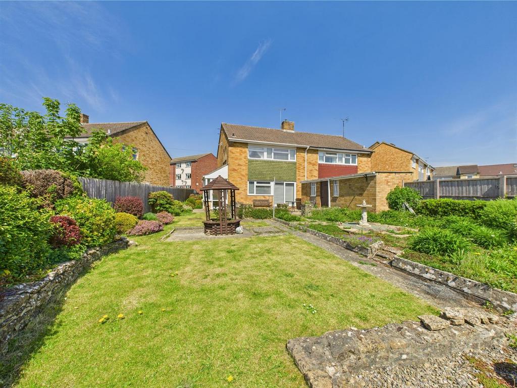 Lovely Rear Garden