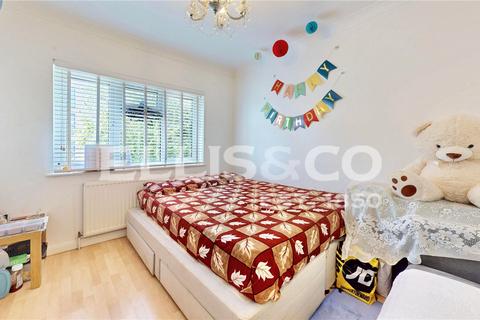 5 Carlyon Close, Wembley, HA0 1HR