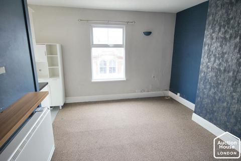 1 bedroom flat for sale, Flat 3, 26 Bank Street, Ashford, Kent, TN23 1BE