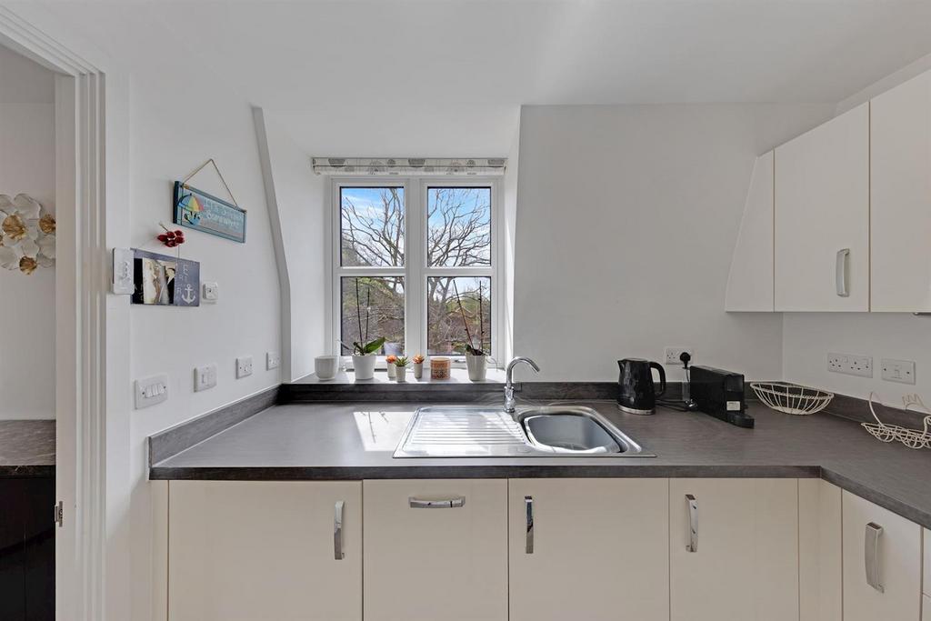 14-4ce8 PFMSC 27 Ceasars Place -52-medium.jpg