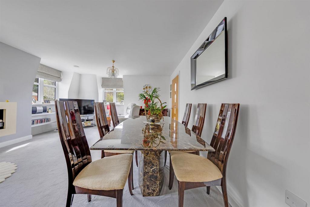 11-8d91 PFMSC 27 Ceasars Place -34-medium.jpg