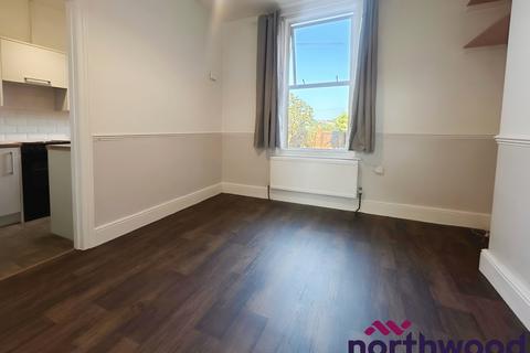 2 bedroom terraced house to rent, Wellington Road, Exeter, EX2