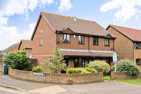 106 Church Road, Folkestone, CT20 3EN