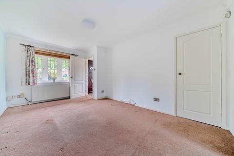 106 Church Road, Folkestone, CT20 3EN