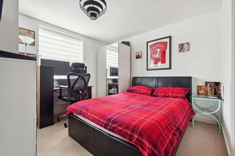 2 bedroom flat for sale, Grange Road, Gerrards Cross SL9
