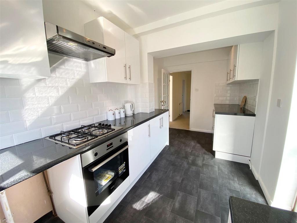 Kitchen 3.jpg