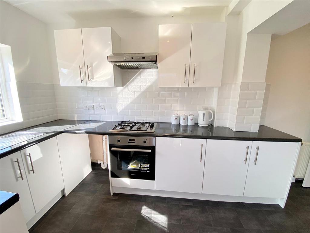 Kitchen 4.jpg