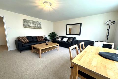 1 bedroom apartment to rent, Felixstowe Court, E16