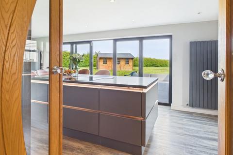 5 Bedrooms - 4 Acres of Land - Moss Lane, Lydiate, L31 4DE