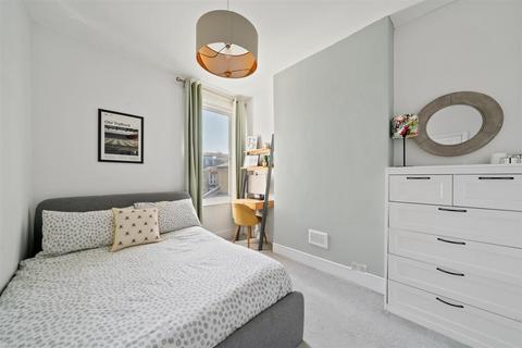 34a Latimer Road, London, SW19 1EP