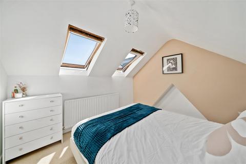 34a Latimer Road, London, SW19 1EP