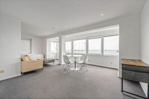 2 bedroom flat to rent, Marine Parade, Brighton BN2
