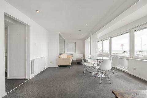 2 bedroom flat to rent, Marine Parade, Brighton BN2
