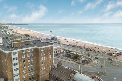 2 bedroom flat to rent, Marine Parade, Brighton BN2