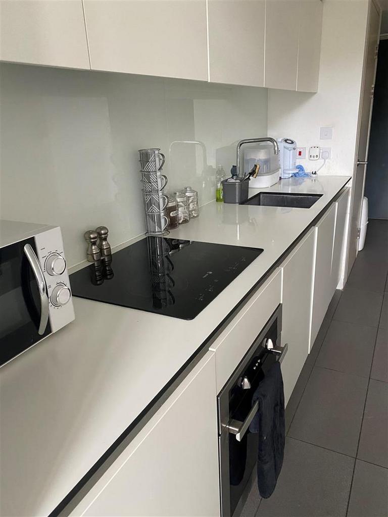 Kitchen area 2.jpg