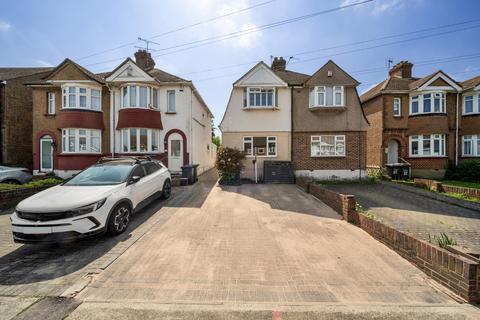 36 Barr Road, Gravesend, DA12 4DY