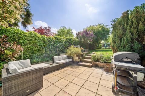 36 Barr Road, Gravesend, DA12 4DY
