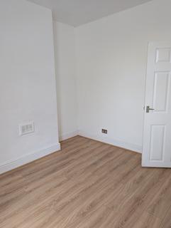 2 bedroom terraced house to rent, Gladstone Street, Loughborough LE11