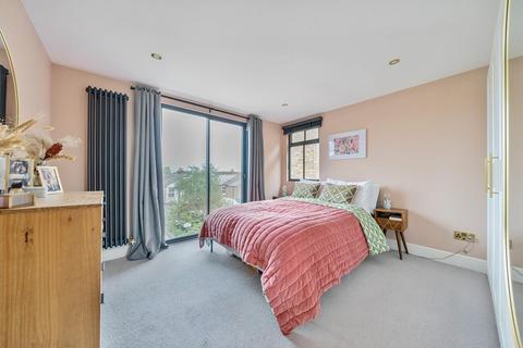 55 Canbury Avenue, Kingston Upon Thames, KT2 6JR