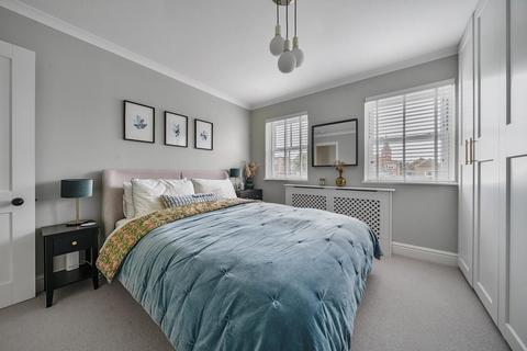 55 Canbury Avenue, Kingston Upon Thames, KT2 6JR