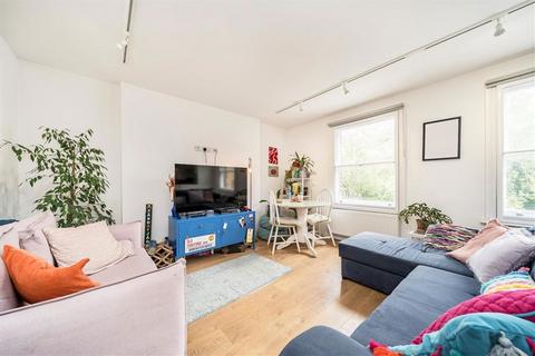 3 bedroom flat for sale, Charlton Road, London SE3