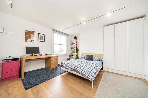 3 bedroom flat for sale, Charlton Road, London SE3