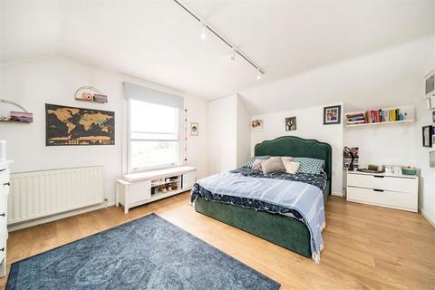 3 bedroom flat for sale, Charlton Road, London SE3