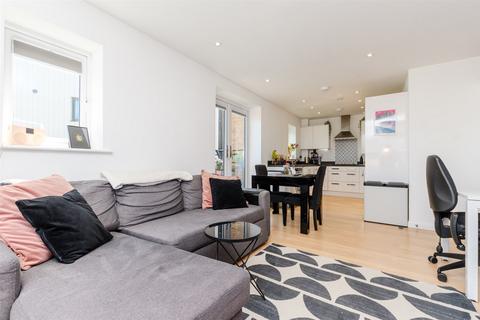 7 Castleridge Drive, Greenhithe, DA9 9WR
