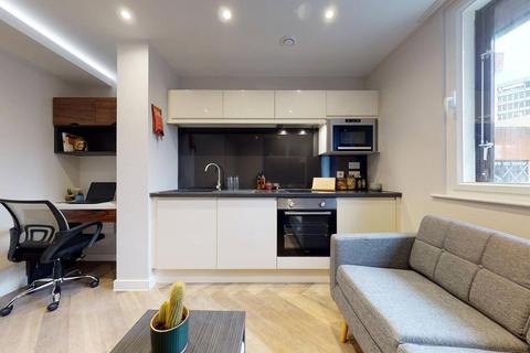 Studio to rent, Junction Road, London N19