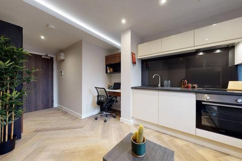 Studio to rent, Junction Road, London N19