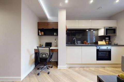 Studio to rent, Junction Road, London N19