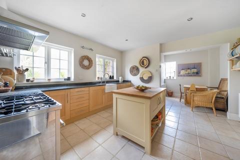 16 Crown Hill, Ropsley, Grantham, NG33 4BH