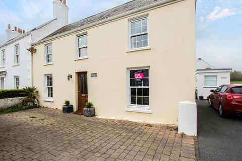 2 bedroom property for sale, St Andrew's Road, Guernsey, GY6