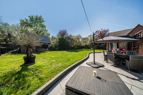 25 Reading Road, Blackwater, Camberley, GU17 0DS