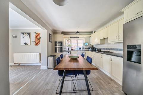 25 Reading Road, Blackwater, Camberley, GU17 0DS