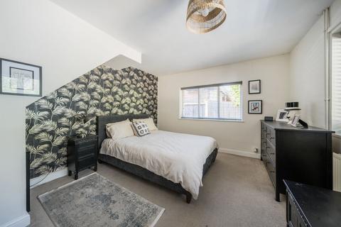 25 Reading Road, Blackwater, Camberley, GU17 0DS