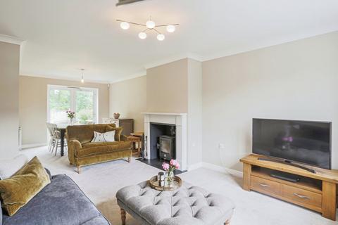2 Borrage Green Lane, Ripon, HG4 2JH