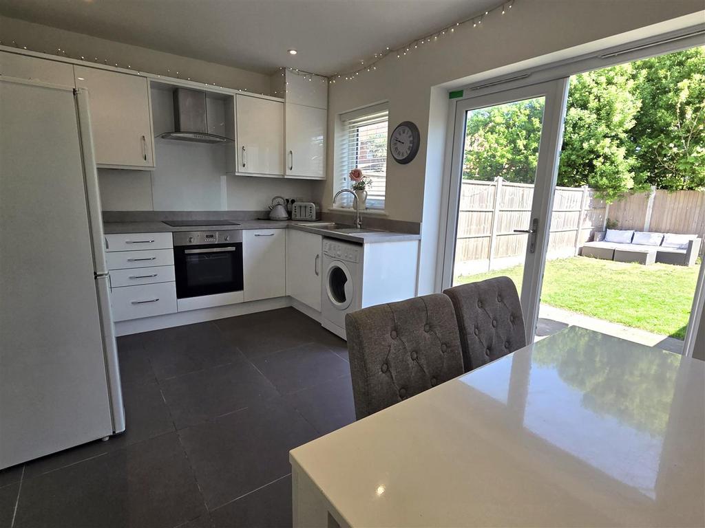Dining kitchen