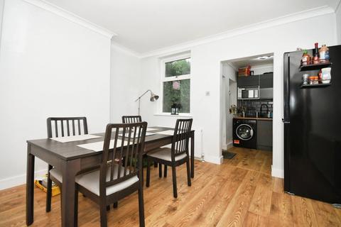 104 Lydgate Lane, Sheffield, S10 5FP