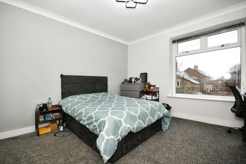 104 Lydgate Lane, Sheffield, S10 5FP