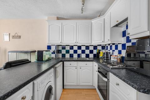 3 Bramley Close, Staines-upon-thames, TW18 1PY