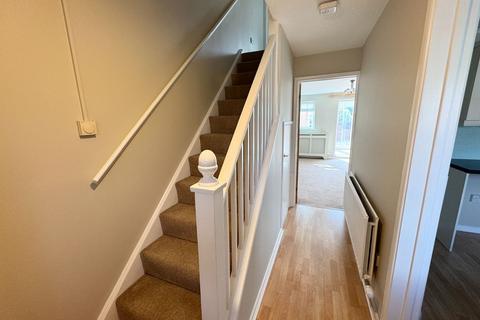 2 bedroom terraced house to rent, Colchester Close, Westbury-on-Severn