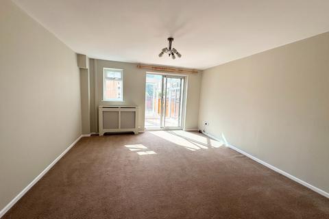 2 bedroom terraced house to rent, Colchester Close, Westbury-on-Severn