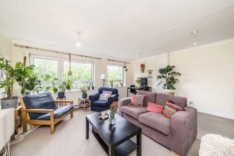 3 bedroom flat for sale, East Hill, London SW18