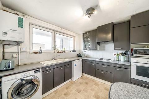 3 bedroom flat for sale, East Hill, London SW18
