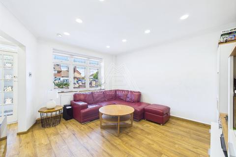 38 Fortin Close, South Ockendon, RM15 5NH