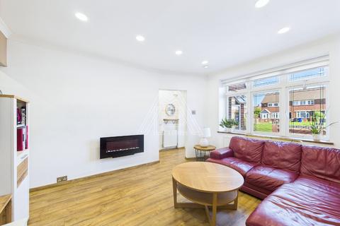 38 Fortin Close, South Ockendon, RM15 5NH