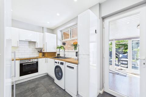 38 Fortin Close, South Ockendon, RM15 5NH