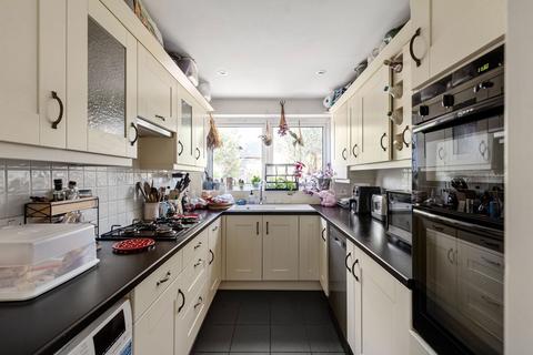 16 Flaxton Road, London, SE18 2JR