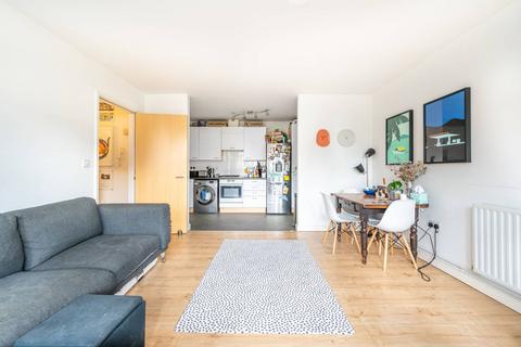 2 bedroom flat for sale, Kinglet Close, Forest Gate, London, E7